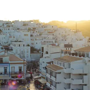 https://magnifico-apartamento-a-35m-da-praia-apart-isa.hotelaalgarve.com